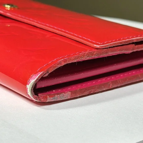 *HTF Color!* LOUIS VUITTON Vernis Sarah Wallet - Picture 8 of 16
